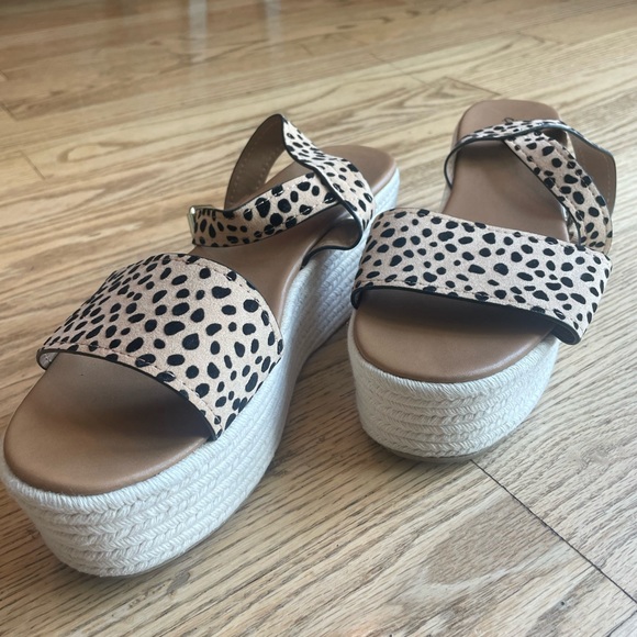 qupid platform sandals